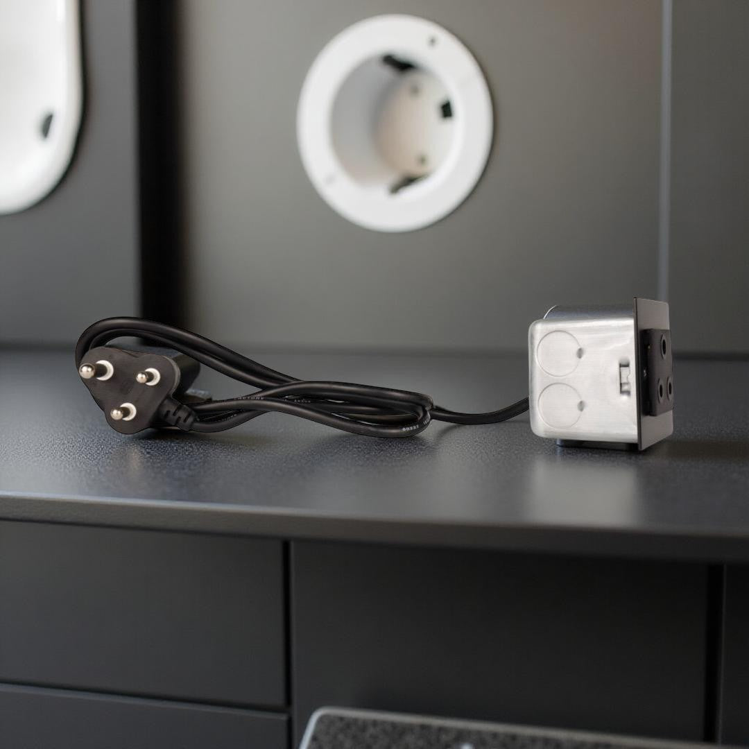 3-Pin Desktop Insert Socket
